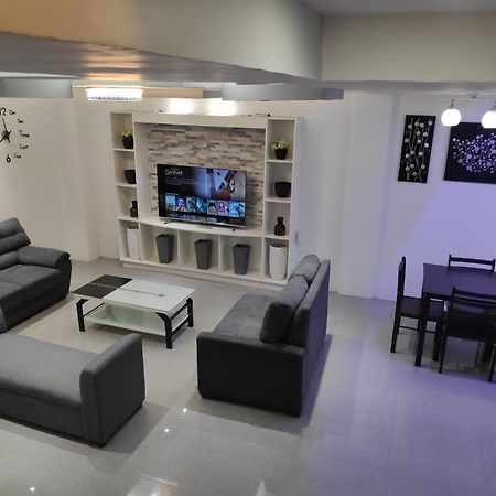 Tagaytay Staycation By Naya And Darla W Free Swimming Pool, Wifi & Netflix Tagaytay City Buitenkant foto