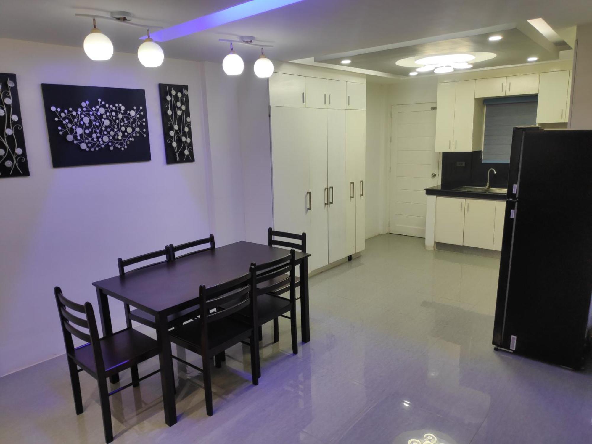 Tagaytay Staycation By Naya And Darla W Free Swimming Pool, Wifi & Netflix Tagaytay City Buitenkant foto