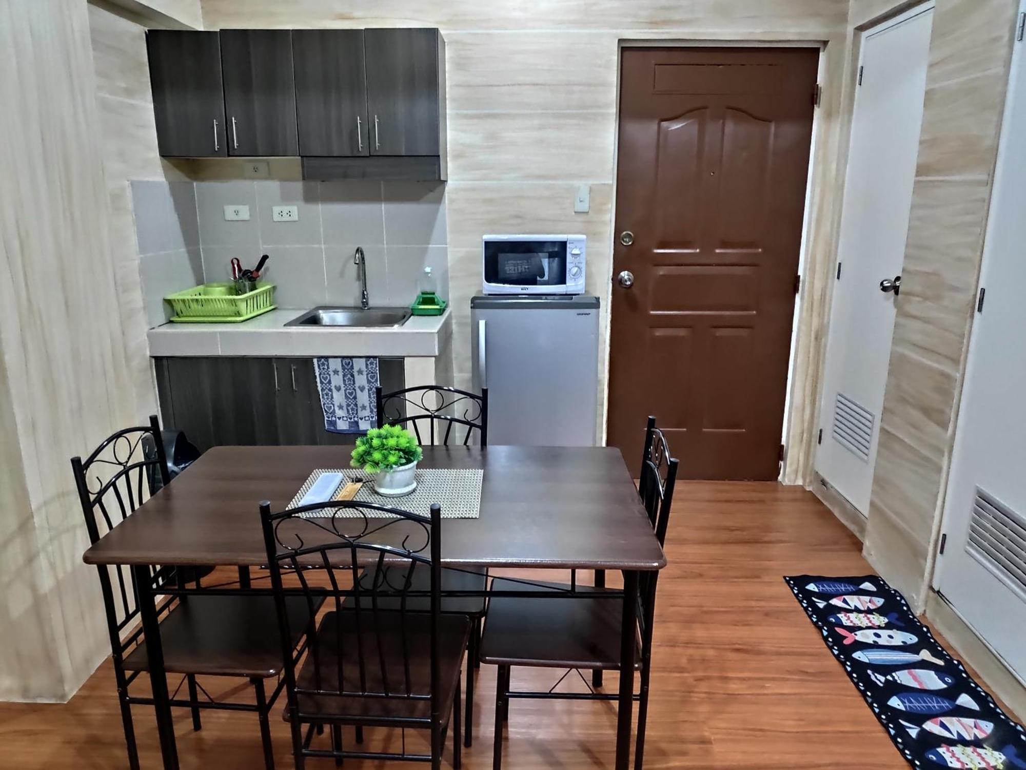 Tagaytay Staycation By Naya And Darla W Free Swimming Pool, Wifi & Netflix Tagaytay City Buitenkant foto